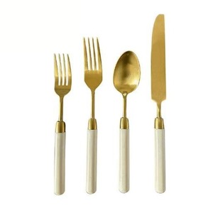 Juego de Cubiertos de Acero Inoxidable Dorado con Acabado de Lujo, Mango de Diseño, Juego de Cubiertos Pesados para Eventos - Product Image 1
