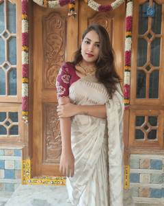 Saree en mousseline de soie satinée pour femmes avec broderie à paillettes Blouse Work Style pakistanais Wedding and Party Wear - Product Image 3