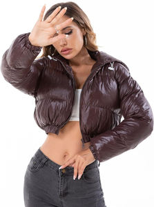 Veste matelassée en nylon tricoté pour femme, luxueuse, décontractée, ample, chaude pour l'hiver, avec logo personnalisé, respirante et écologique - Product Image 4