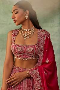 เช่นเดียวกับลำดับที่สวยงามเดิมและงานปักสีแดงสวย chaniya choli กับชุด dupatta ที่ตรงกันสำหรับสวมใส่เจ้าสาว - Product Image 3