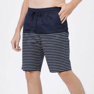 กางเกงขาสั้นผู้ชายแห้งเร็วระบายอากาศได้ดีเอวยางยืดลายพื้นย้อมสีล้วนสำหรับกลางแจ้งแนวสตรีท - Product Image 3