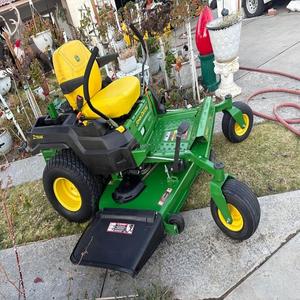 Achetez un tracteur tondeuse diesel compact John Deere conçu pour les machines agricoles et les performances agricoles. Vente en gros. - Product Image 4