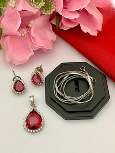 Elegante conjunto de colgantes de diamantes americanos para mujeres y niñas, collar brillante AD con pendientes a juego, aspecto ligero y lujoso - Product Image 2