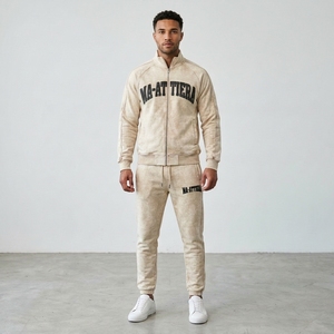 Conjunto de dos piezas de chándal color crema con efecto acid wash para hombre, chaqueta con cremallera, pantalones jogger, bordado, ropa urbana, ropa deportiva, ropa activa, forro polar. - Product Image 1