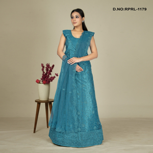 Conjunto de Lehenga Listo para Usar de Diseñador con Elegante Bordado de Hilo, Suave Dupatta a Juego y Silueta Evase para Fiestas - Product Image 3