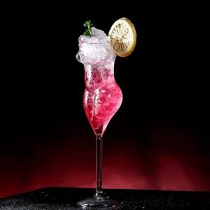 Exquisita Copa de Cóctel con Forma de Cuerpo Femenino, Ideal para Despedidas de Soltera, Noches de Chicas, Regalos de Boda, Hecha a Mano con Técnica de Pincelada - Product Image 5