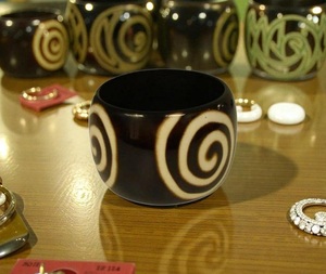 Brazalete de Cuerno de Hueso de Último Diseño y Mejor Calidad al por Mayor de la India, Envío Internacional - Product Image 1