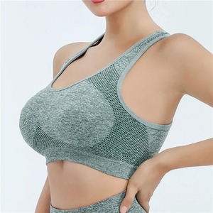 Sujetador deportivo transpirable para mujer, sujetadores de realce sin costuras para gimnasio y correr con sujetador acolchado extraíble, estilo Simple Reversible - Product Image 1