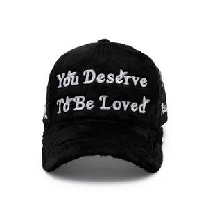 Fabricant de chapeaux de camionneur en velours avec logo personnalisé en fausse fourrure brodée de prix d'usine - Product Image 2