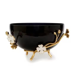 Elegante cuenco de metal decorativo dorado texturizado con diseño de borde artístico para una mesa elegante y un estilo interior - Product Image 3