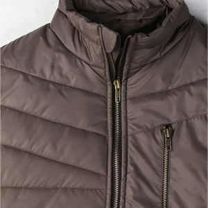 Personalizado al aire libre impermeable Stand Collar chaqueta de invierno cuerpo cálido sin mangas estilo de los hombres chaleco acolchado - Product Image 2