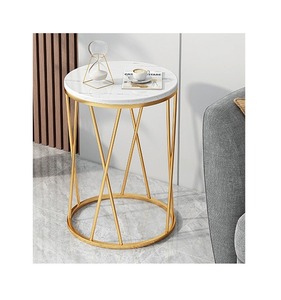 Table d'appoint au design ancien de style luxueux avec finition en métal doré et plateau en marbre utilisée dans les cafés à domicile, meilleur tarif de qualité supérieure - Product Image 4
