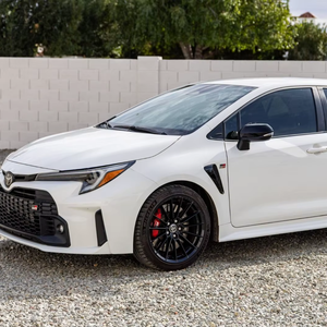 Toyota GR Corolla Core 2023 Usado Premium ~5,900 Millas, Transmisión Manual de 6 Velocidades - Product Image 1