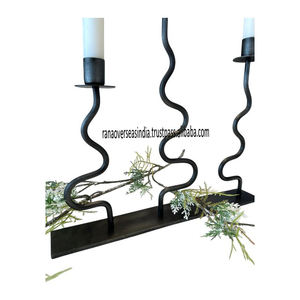 Prix de gros d'usine Bougeoir en fer noir à 3 bras Style vintage Support à double cône pour entrée, salon et salle à manger - Product Image 2