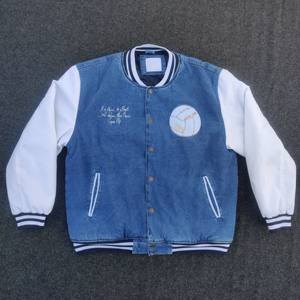 Chaqueta vaquera personalizada con mangas de cuero, chaqueta de béisbol de alta calidad de Fabricante Mayorista para hombre y mujer - Product Image 2