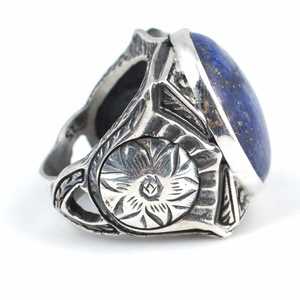 Anillo de hombre de plata de ley 925 con piedra de lapislázuli auténtica y grabado a mano - Product Image 2
