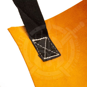 Delantales de cuero cómodos tipo cintura personalizados con bolsillos Delantales de cocina de cuero reciclado de color personalizado - Product Image 4