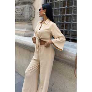 Traje Casual de Crepé Ayrobin 10179 Primavera/Verano, Camisa de Manga Tres Cuartos con Lazos y Pantalones con Abertura - Product Image 4