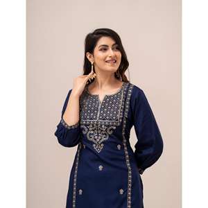 Mujer Azul Lentejuelas Yoke Design Kurta con Pijama Conjunto - Product Image 3