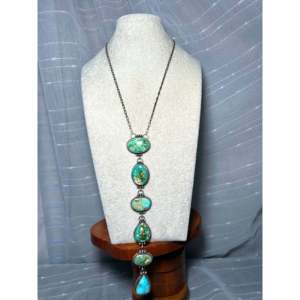 Collier Vicky Hicks en turquoise dorée Sonoran de haute qualité et perles d'eau douce avec chaînes en argent sterling serties de diamants, idéal pour un cadeau - Product Image 3