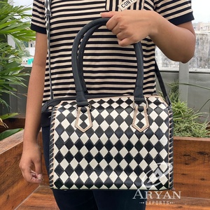 New Checkered Design Custom logo OEM ODM Genuine Leather Medium Size Duffel Travel <b>Bags</b> for Men & Women Wholesale Carry Duffle - Product Image 1