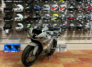 BEST-SELLER 2026 HONDA CBR1000RR MOTO SPORTIVE NEUVE HOMOLOGUÉE ROUTIERE DISPONIBLE EN STOCK - Product Image 2