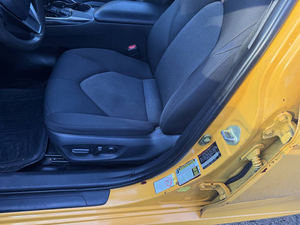 Camry LE 2018 Usado en Buen Estado, Volante a la Izquierda, Emisión Euro IV, 50001-75000 Millas, 150-200 CV - Product Image 5