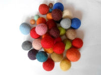 Boules en feutre du Népal de luxe écologiques de 5 cm, boules en feutre de laine pour chat, couleur personnalisée, jouets interactifs faits à la main, artisanat d'Ahana