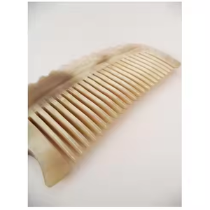Peine de Cuerno Natural Hecho a Mano, Ecológico y de Alta Calidad, Personalizado, de Cuerno de Búfalo Auténtico, Estilo Moderno para Salones de Belleza, Artesanía Saniya - Product Image 6