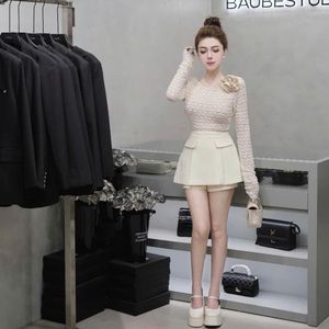 ชุดเสื้อแขนสั้นและกางเกงขาสั้นลำลองคุณภาพสูงผ้าถักดูอ่อนเยาว์ดูทันสมัยสำหรับงานปาร์ตี้ - Product Image 2