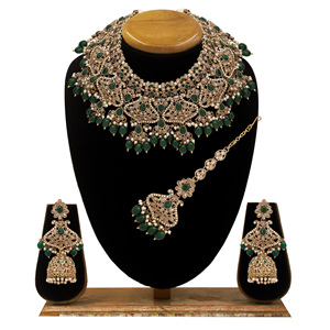 Triangular Elegance Reverse AD Mehandi plateado Gargantilla Collares Set - Product Image 1