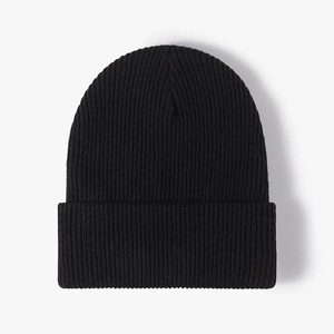 Gorro de punto de invierno acrílico Unisex de alta calidad, estilo Hip Hop de moda, logotipo bordado, diseño de Gorgas negro personalizable para - Product Image 3