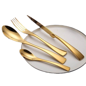 Ensemble de couverts dorés élégants pour la salle à manger - Product Image 5