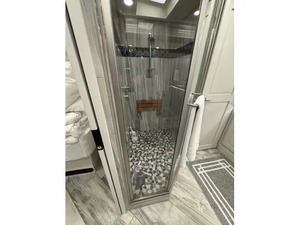 PROVEEDOR DE AUTOCARAVANAS USADAS FLEET WOOD Discovery Lxe 44S Clase A, AÑO 2022 - Product Image 5