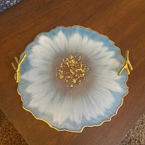 Alta demanda Bandeja de resina epoxi de lujo Bandeja decorativa multiusos para uso en el hogar, oficina y tocador Disponible para precio de exportación - Product Image 2