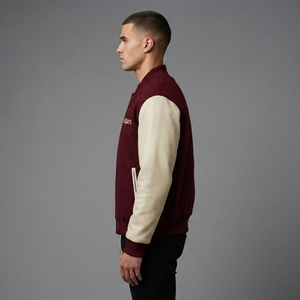Blouson en laine bordeaux pour homme avec manches crème, logo personnalisé, col et poignets en tricot côtelé, fermeture à boutons-pression, style streetwear premium, veste bomber - Product Image 3