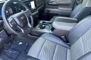 Chevrolet Silverado 1500 ZR2 Crew Cab 4WD 2025 - Product Image 6