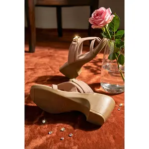 Sandales compensées beige Radiance 544 F confortables et respirantes à bout ouvert en gelée, plateforme imperméable avec semelle intérieure souple pour le printemps/été - Product Image 3