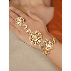 Bijou Hathphool en métal plaqué or avec sertissage de pierres Jadau, fixation à crochet, blanc et vert foncé, 1 pièce - MHP107 - Product Image 1