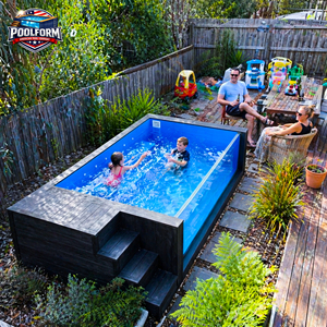 Grande piscine hors sol en bois et fibre de verre avec fenêtre en verre - Product Image 4
