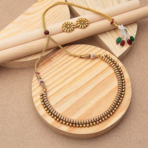 Collier ethnique en laiton du Rajasthan avec perles faites à la main, qualité d'exportation pour les mariages, les fêtes et les cadeaux en vente