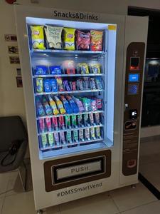 Máquina Expendedora Combinada Pequeña Totalmente Automática para Snacks y Bebidas de Uso Mundial con Función SDK - Product Image 4
