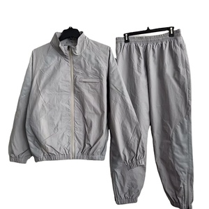 ชุดวอร์มผู้ชายสไตล์สตรีทแวร์ พิมพ์โลโก้ตามสั่ง ทรงโอเวอร์ไซส์ ดีไซน์เนอร์ พร้อมเชือกผูก ป้องกันลม ผ้าฟลีซ 220 กรัม ชุดฤดูหนาว - Product Image 1