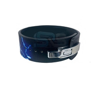 Ceinture d'haltérophilie en cuir de compression avec accessoires d'entraînement pour le fitness et l'entraînement.