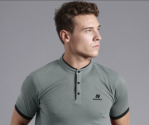 Polos personnalisés à manches courtes 100% coton pour hommes avec logo en caoutchouc, poids lourd 300gsm, col à demi-fermeture éclair - Product Image 4