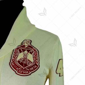 Delta | Sigma | Theta Sorority Cárdigan de invierno para mujer Cárdigan griego de punto con cuello de perlas y parche bordado de chenilla - Product Image 2