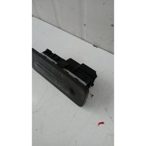 Bouton d'ouverture de hayon arrière CITROEN C4 Cactus (14>18) 95835T02 HM01 - Product Image 3