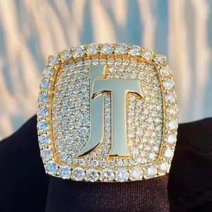 Anillo de bodas chapado en oro amarillo con diamante de corte redondo de 7,00 quilates VVS Moissanite para hombre, Plata de Ley 925 - Product Image 4