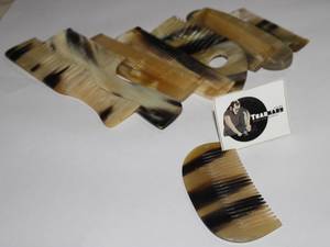 Peigne en corne de buffle brun naturel Peigne en corne de boeuf Peigne en corne de vache pour le soin des cheveux en bon état poli avec des dents fines et larges Pvt Ltd - Product Image 4