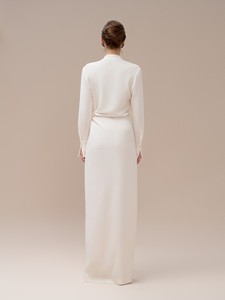 Vestidos elegantes de moda de gama alta para mujer Vestido de punto latino con cuello en V Maxi Tela ecológica Whiteant Vietnam Moda sostenible - Product Image 3